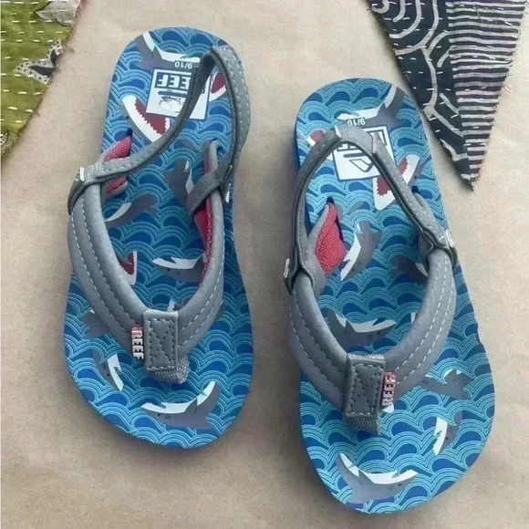 REEF 9/10 Shark Sling Back Flip Flops - Picture 3 of 3